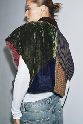 Gesteppte Samtjacke mit Kontrastmuster