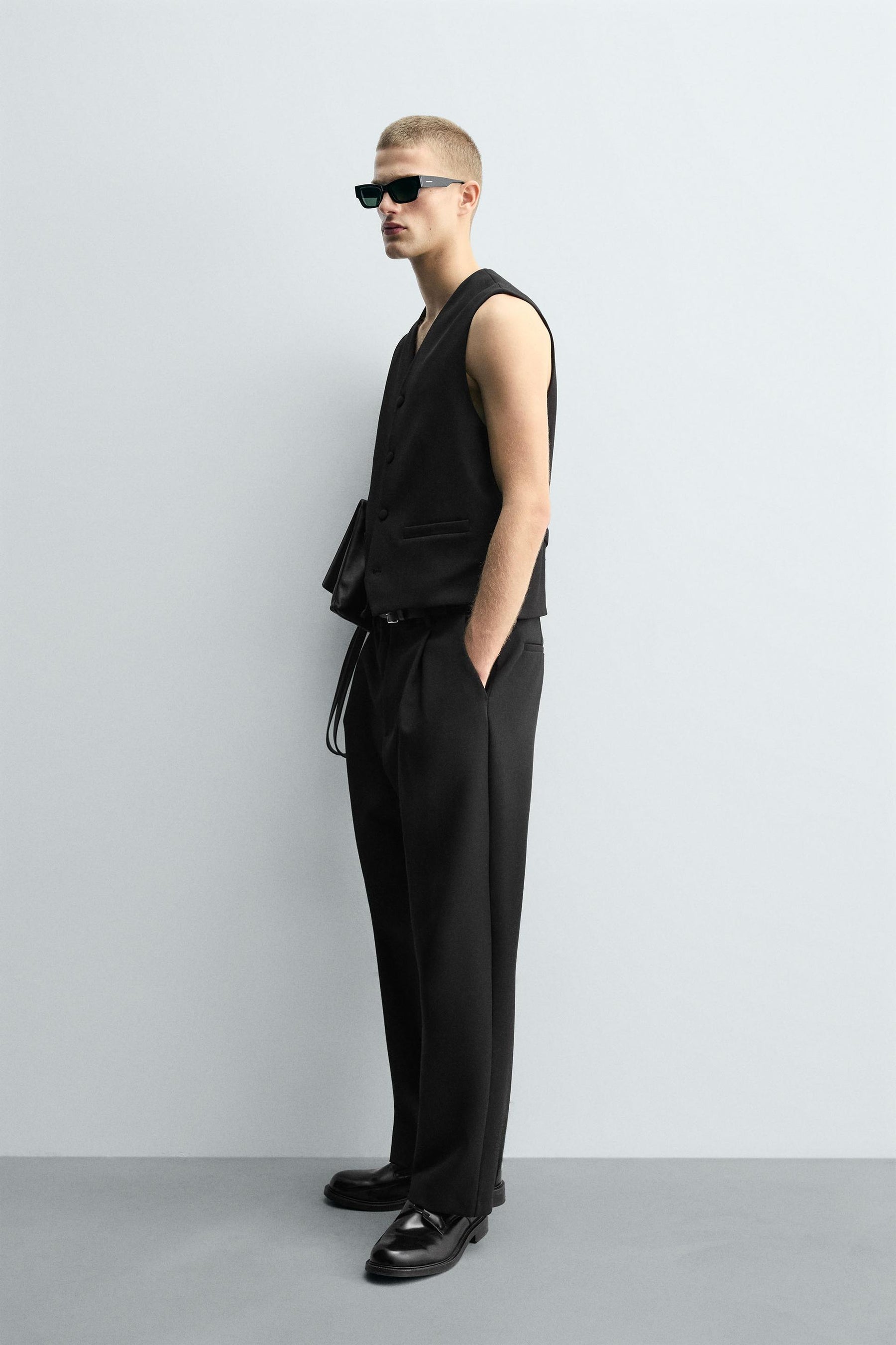 TEXTURED WAISTCOAT WITH POCKETS