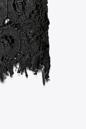 EMBROIDERED CROP TOP