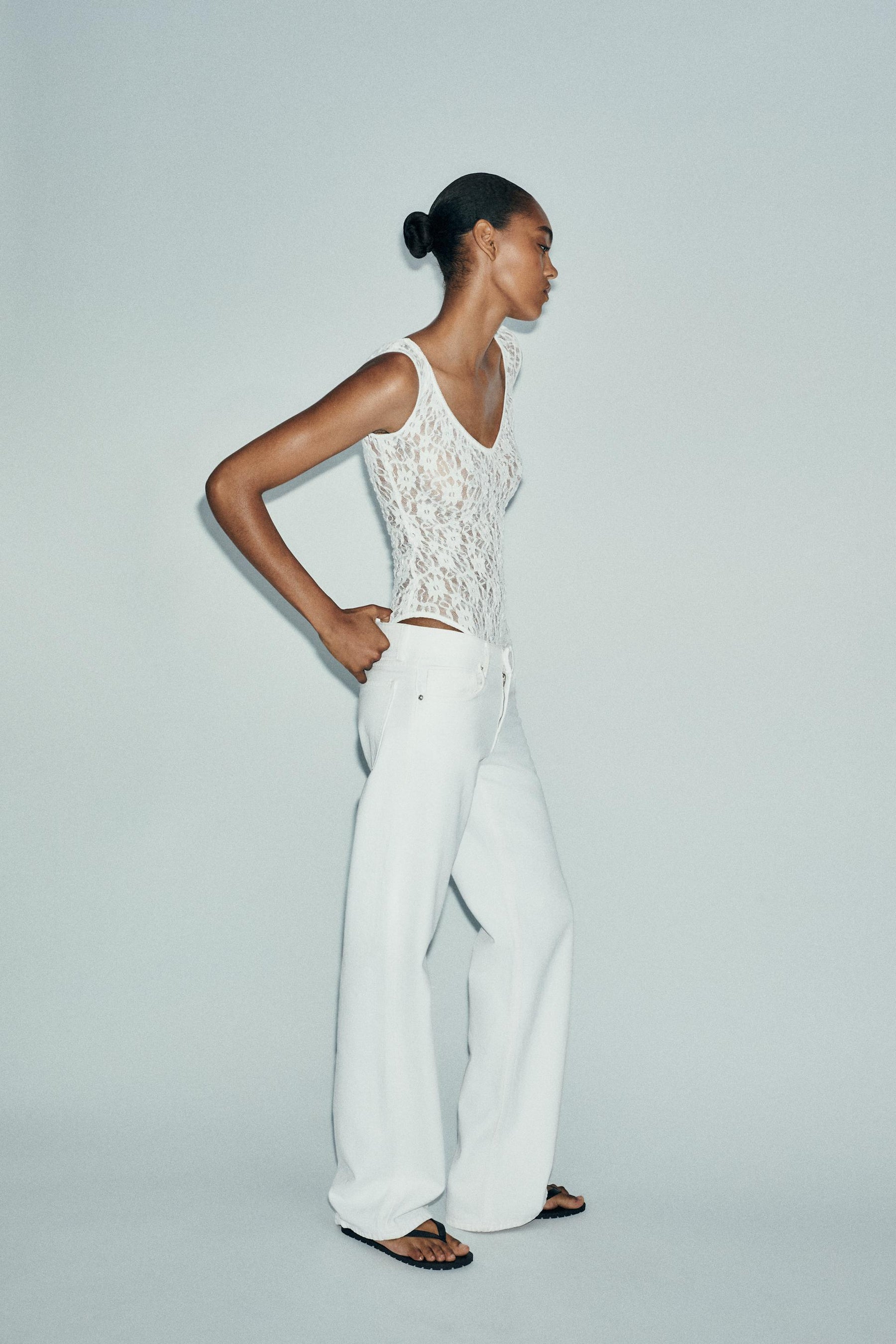LACE BODYSUIT