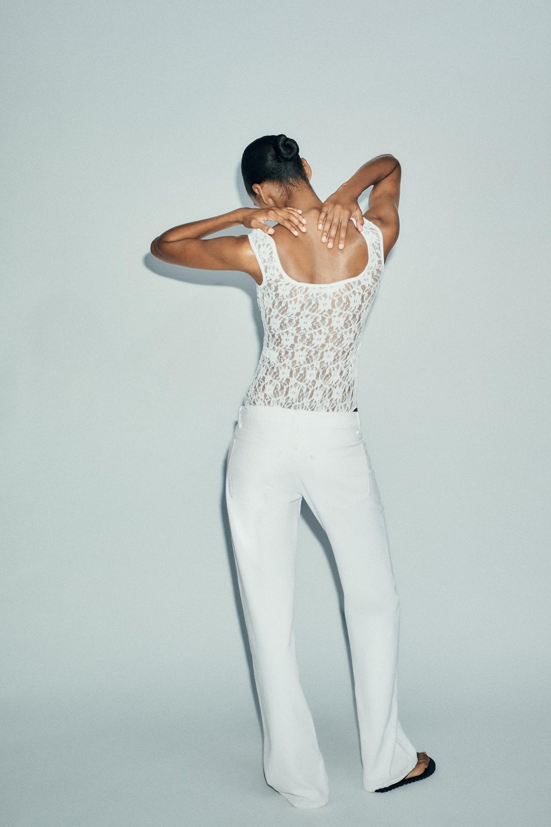 LACE BODYSUIT