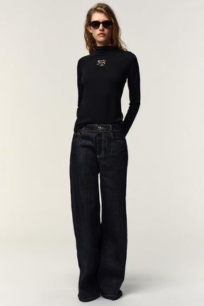 HIGH NECK BROOCH T-SHIRT