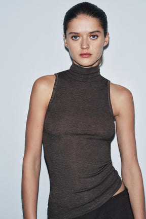 HIGH NECK SLEEVELESS TOP