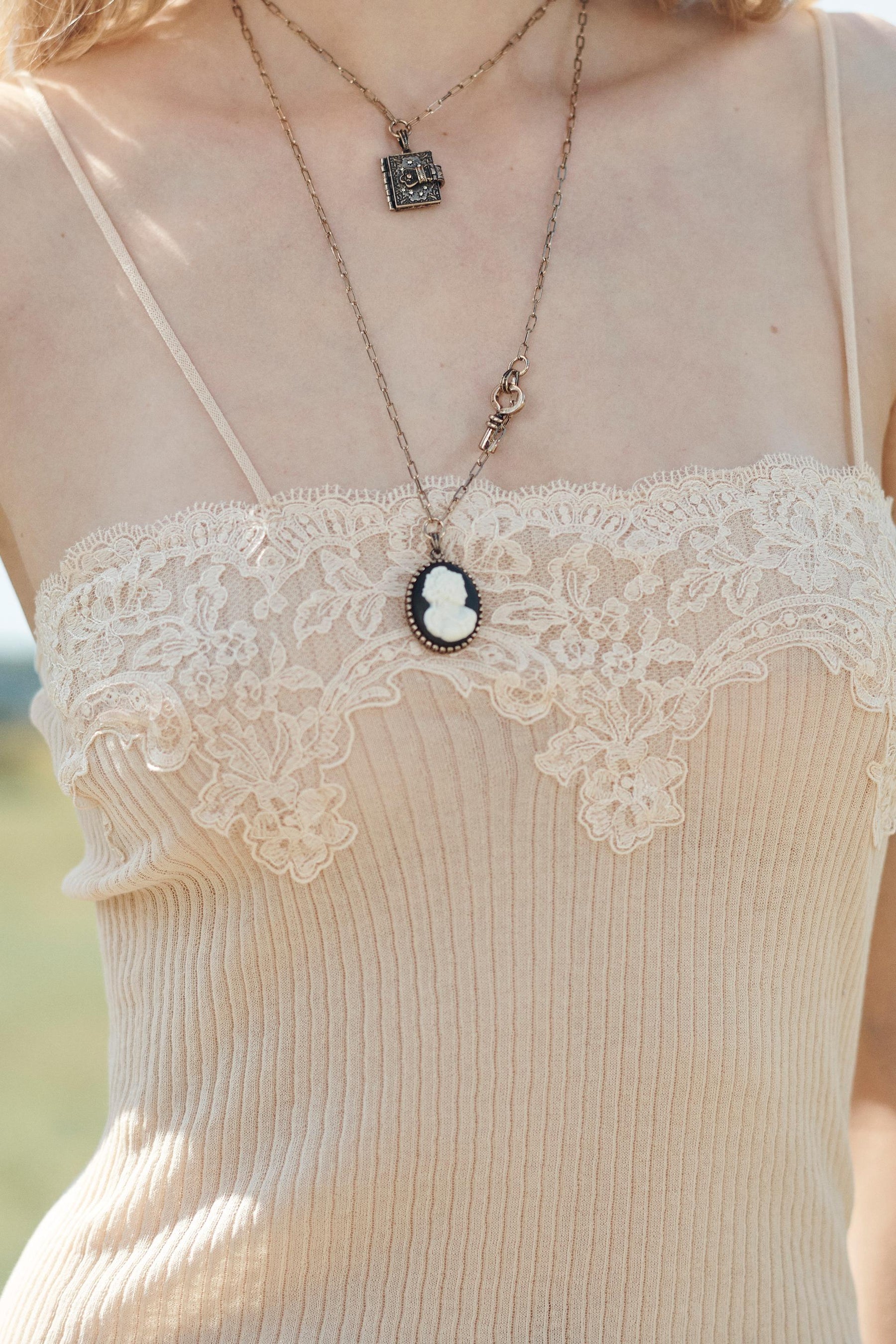 Ribbed Lace Fashion Top