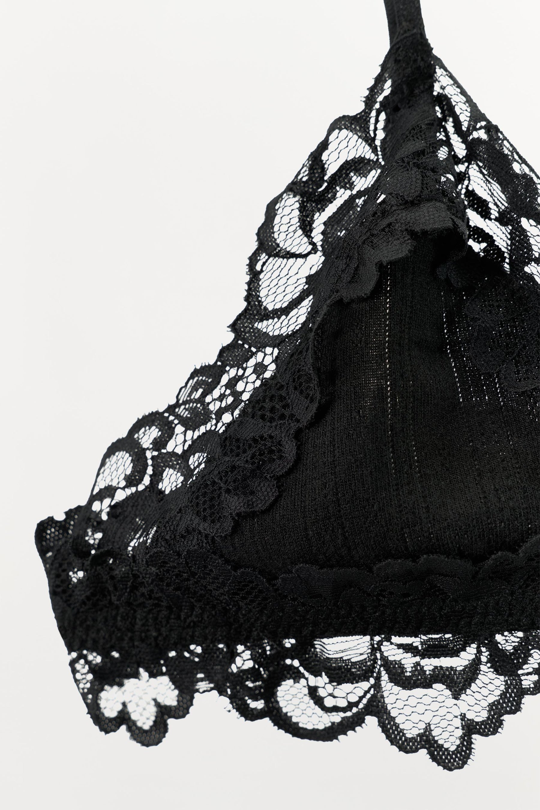 LACE BRALETTE