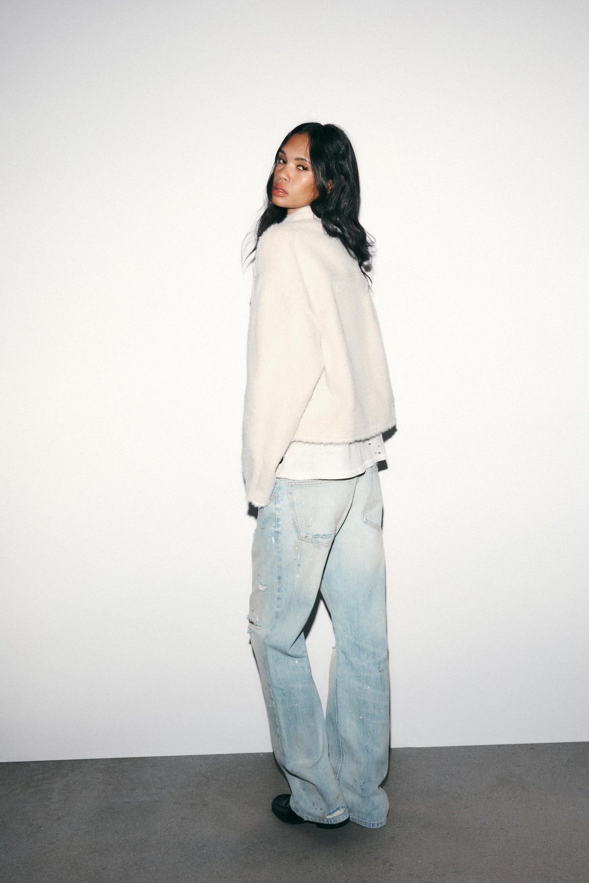 STRAIGHT-LEG JEANS
