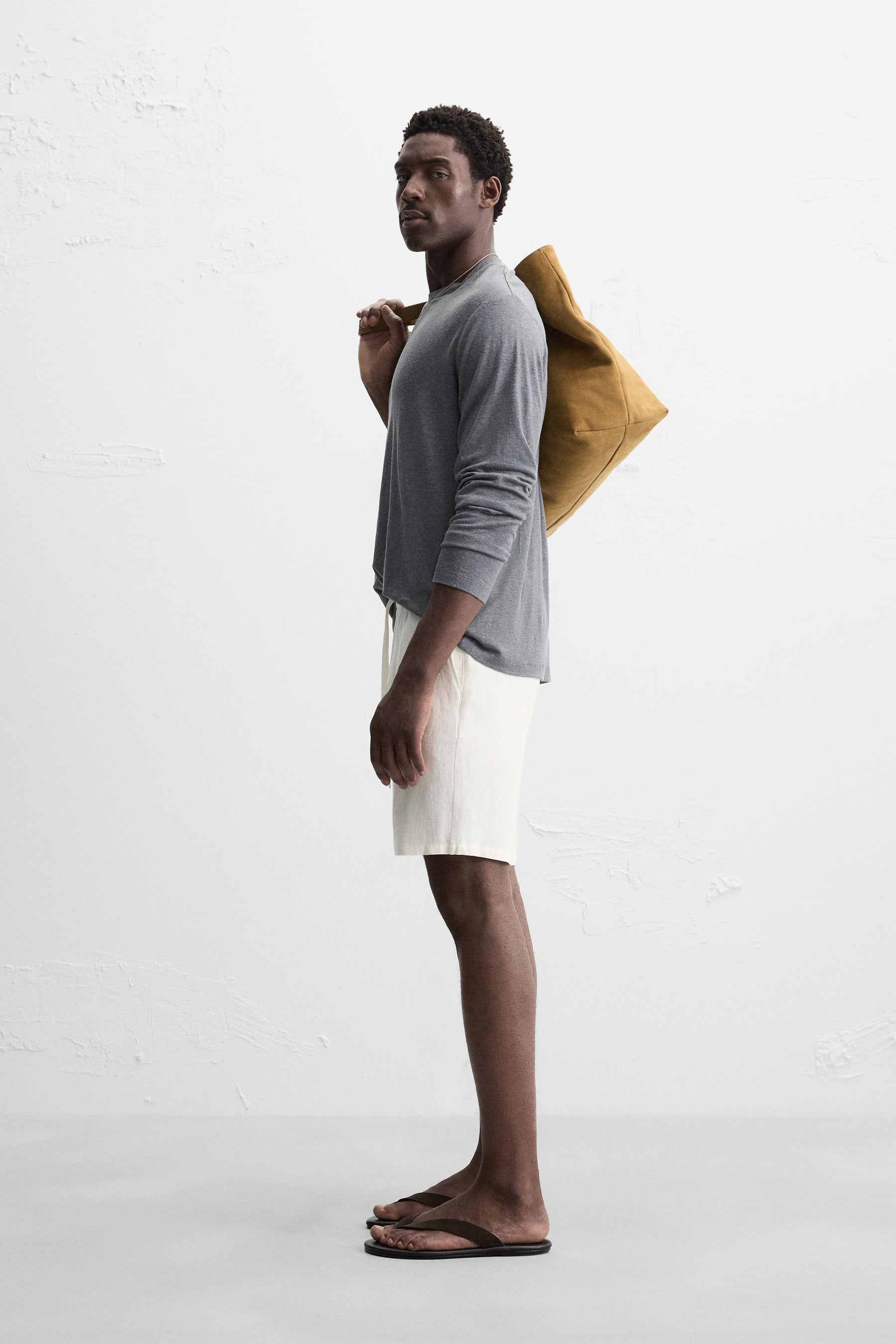LINEN - VISCOSE BERMUDA SHORTS - Image 4