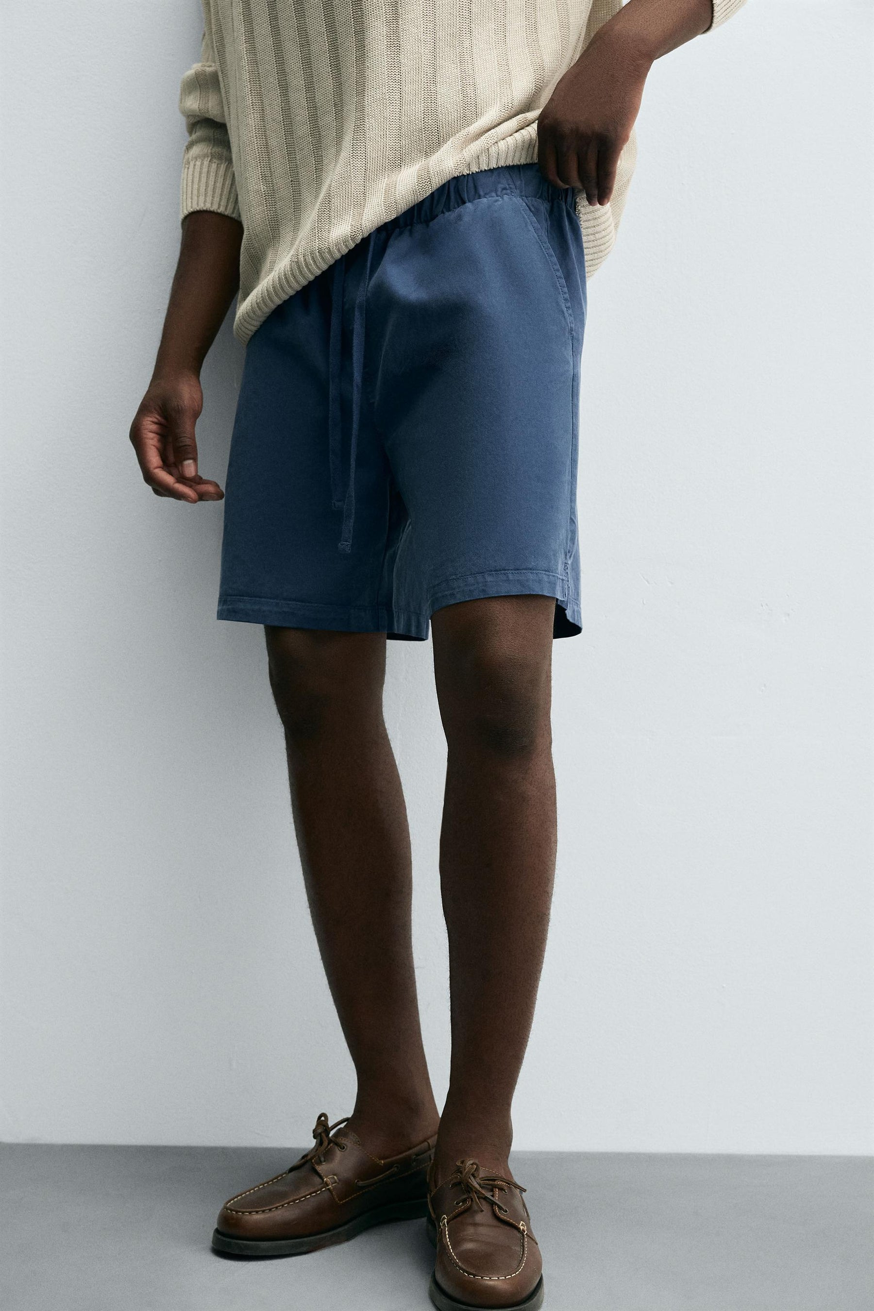 LYOCELL-COTTON RELAXED FIT BERMUDA SHORTS - Image 5
