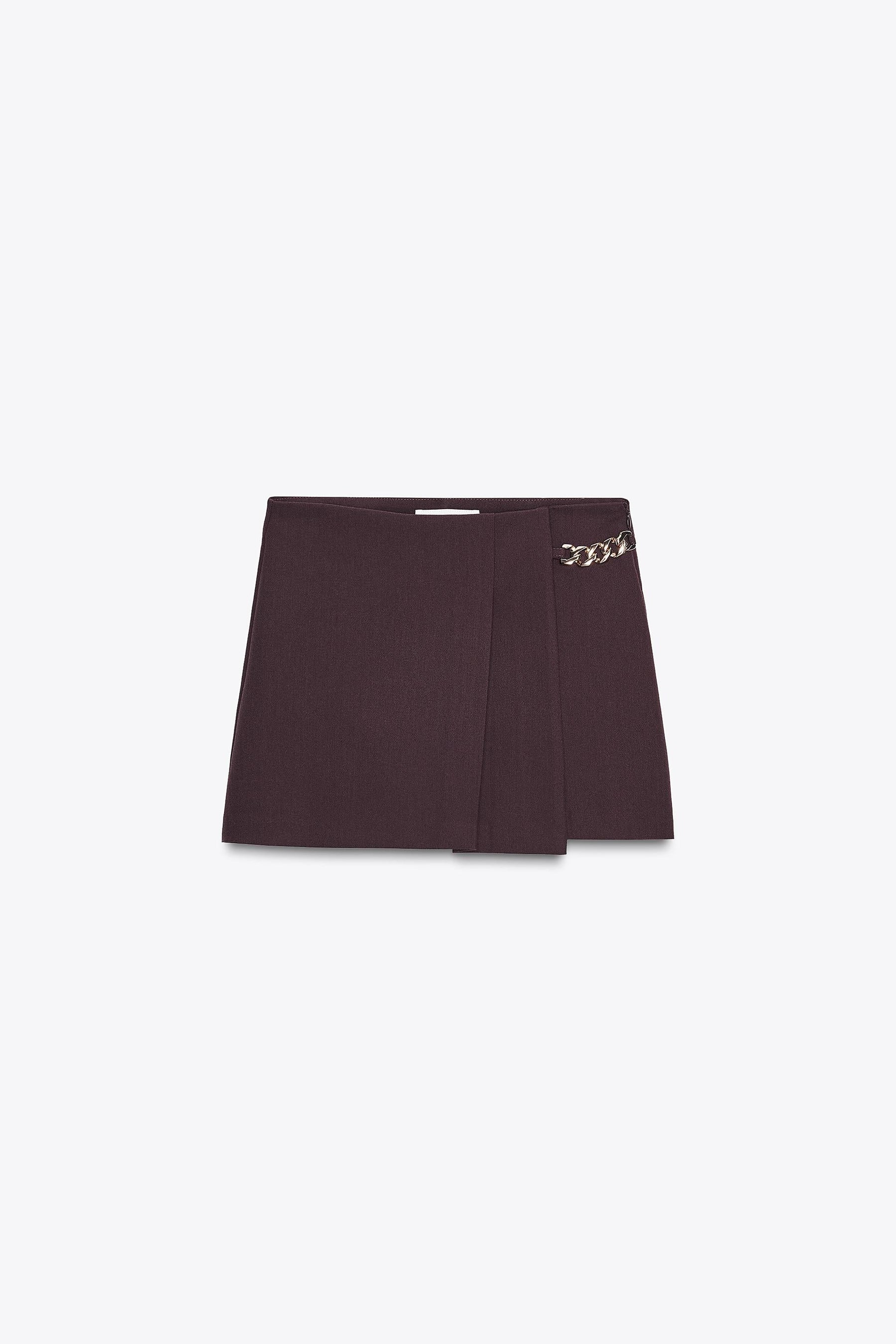 PLEATED CHAIN SHORTS