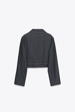 Kurze Kontrastjacke