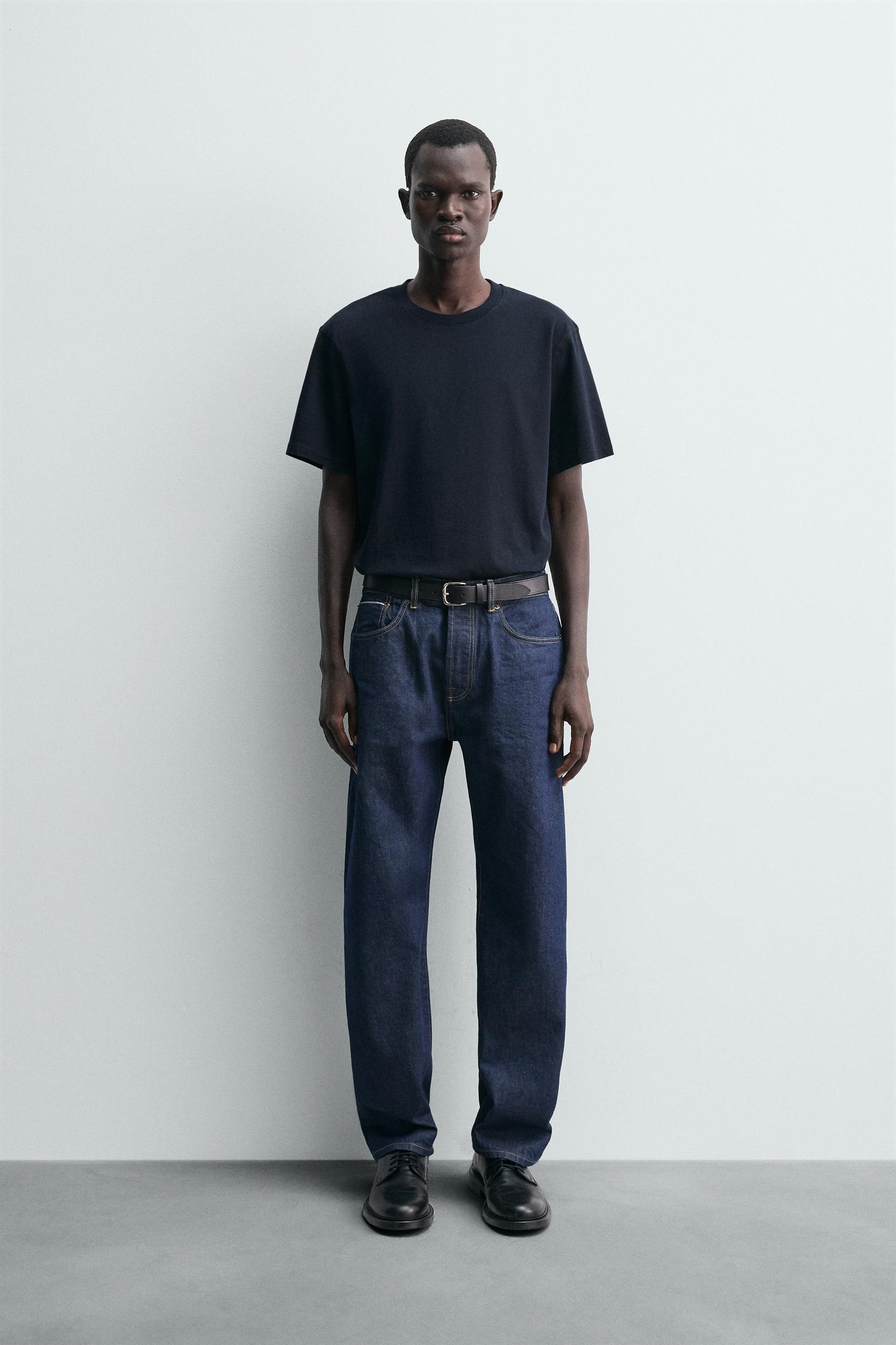 MEDIUM WEIGHT SHORT SLEEVE T-SHIRT - Image 1