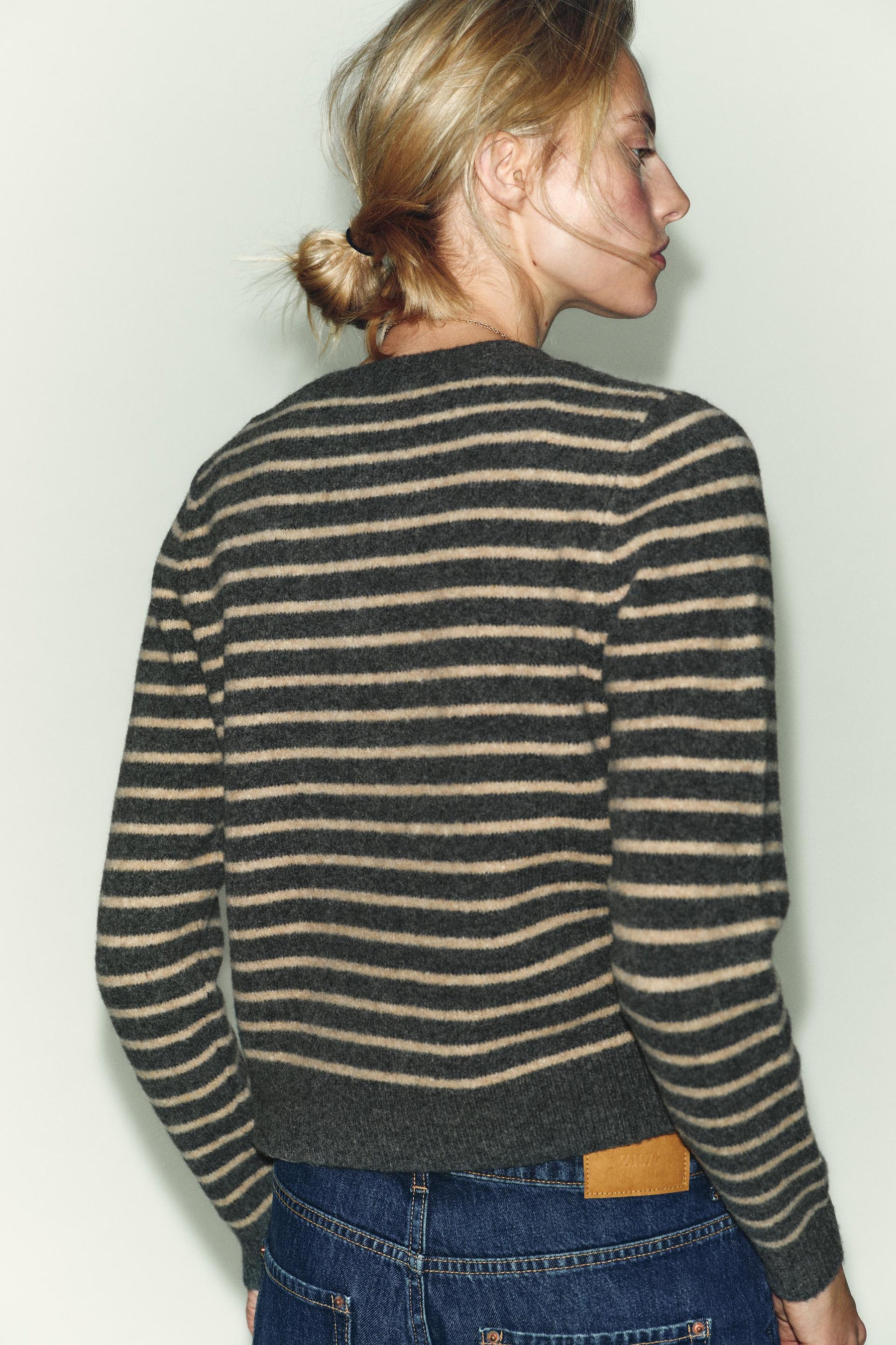 Gestreifter Strickcardigan