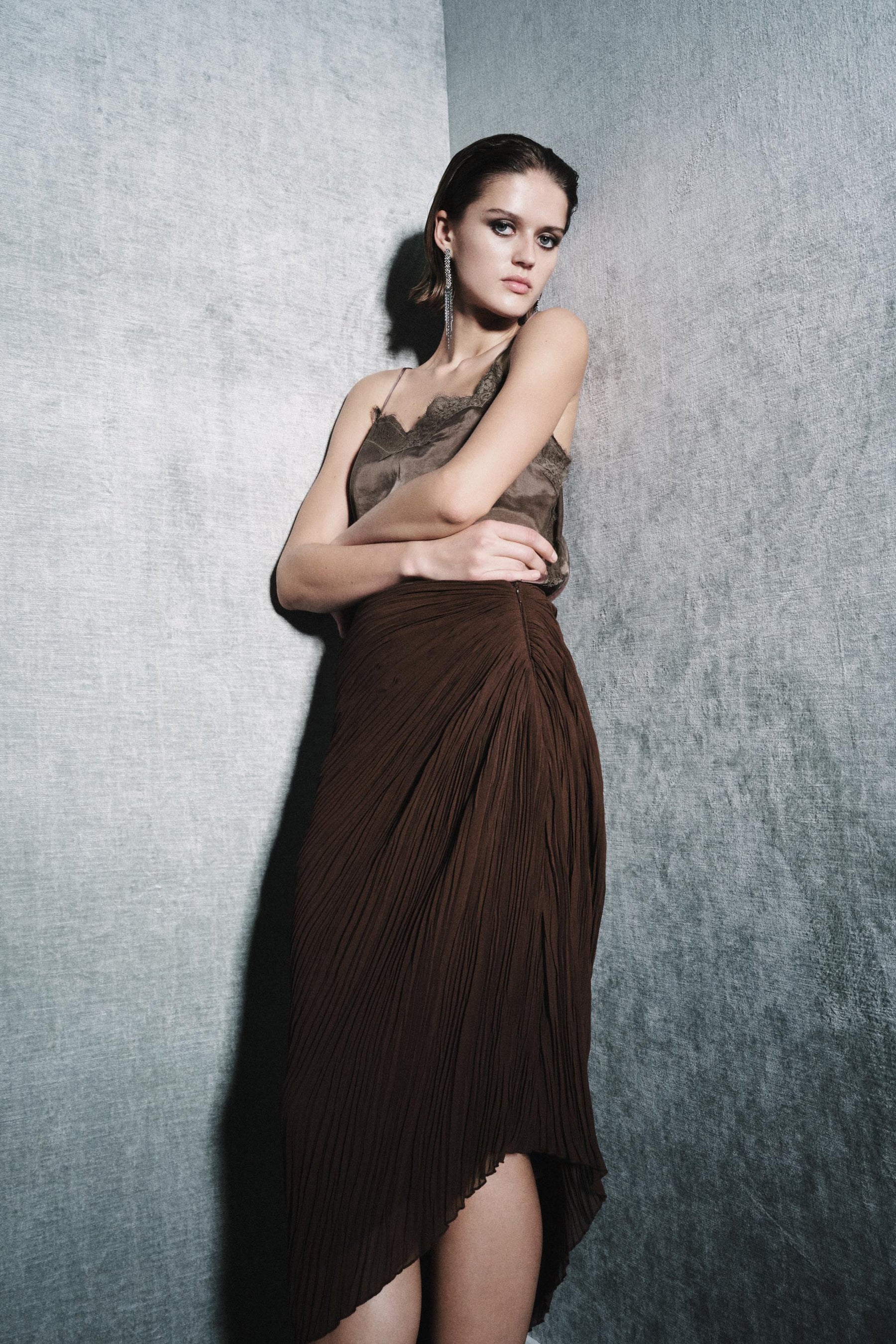 PLEATED MIDI SKIRT