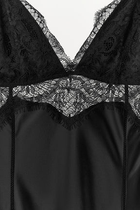 Satinbody mit Spitze