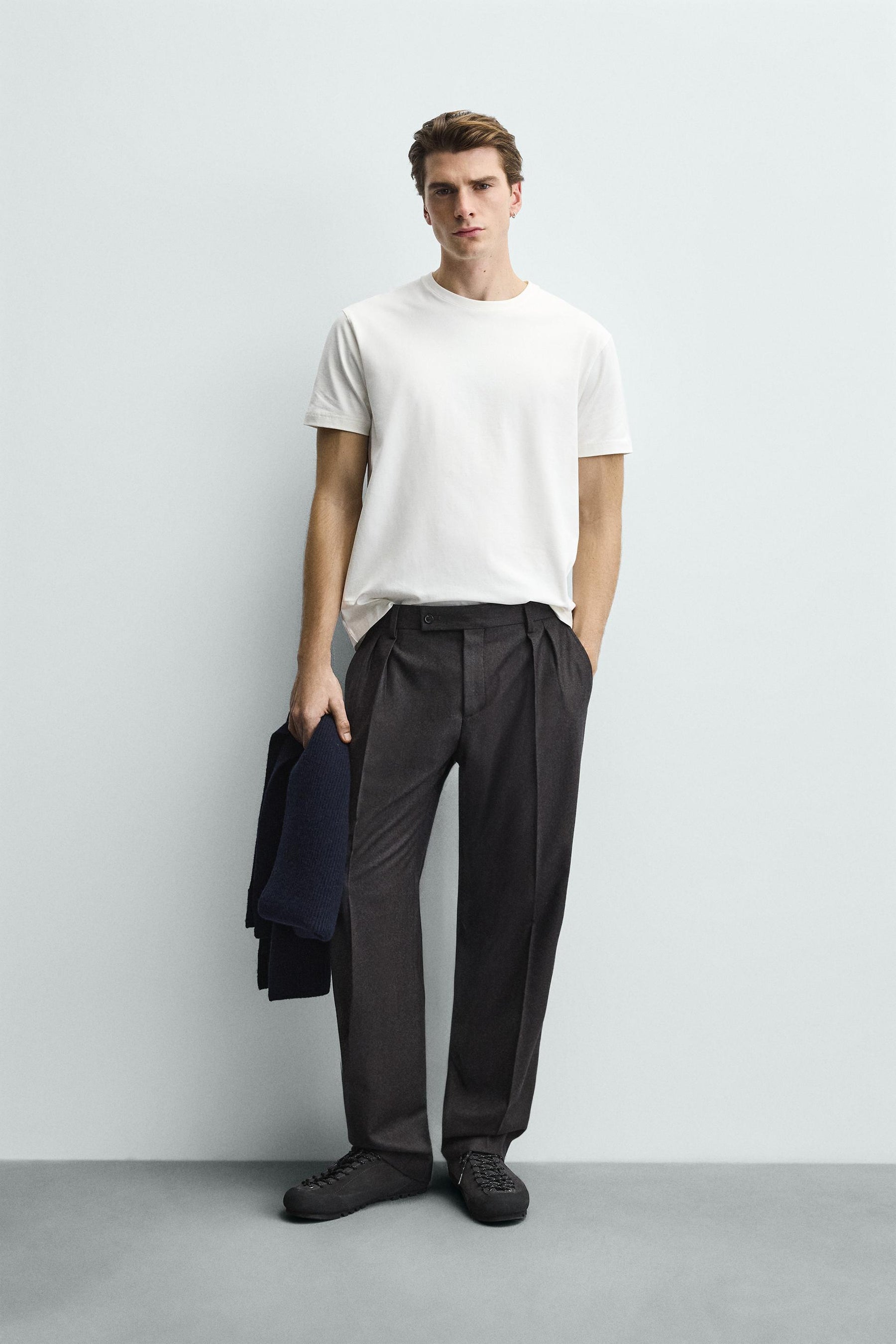 BASIC MEDIUM WEIGHT T-SHIRT - Image 1