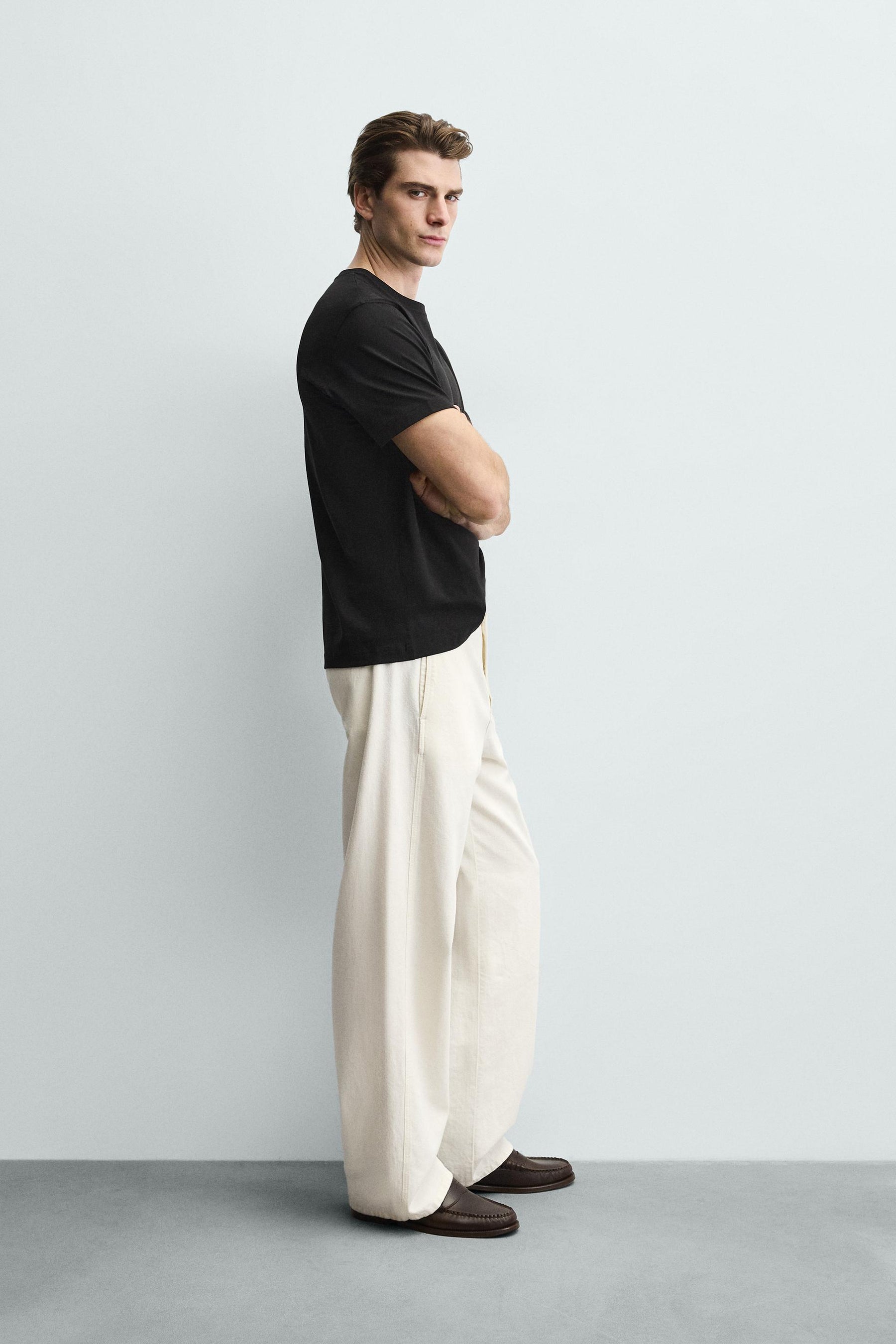 BASIC MEDIUM WEIGHT T-SHIRT - Image 4