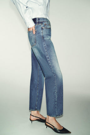 Cropped Mid-Rise Jeans