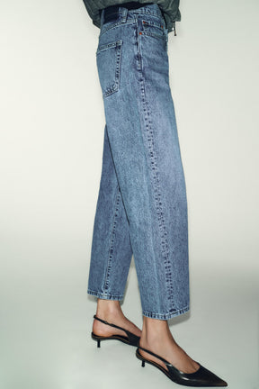 Cropped Mid-Rise Jeans