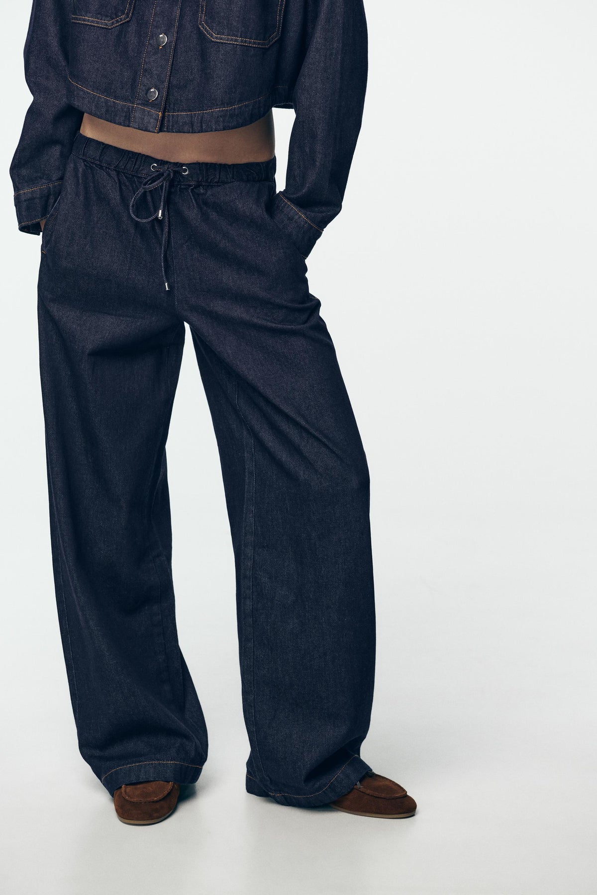 Wide-leg Jogger Jeans