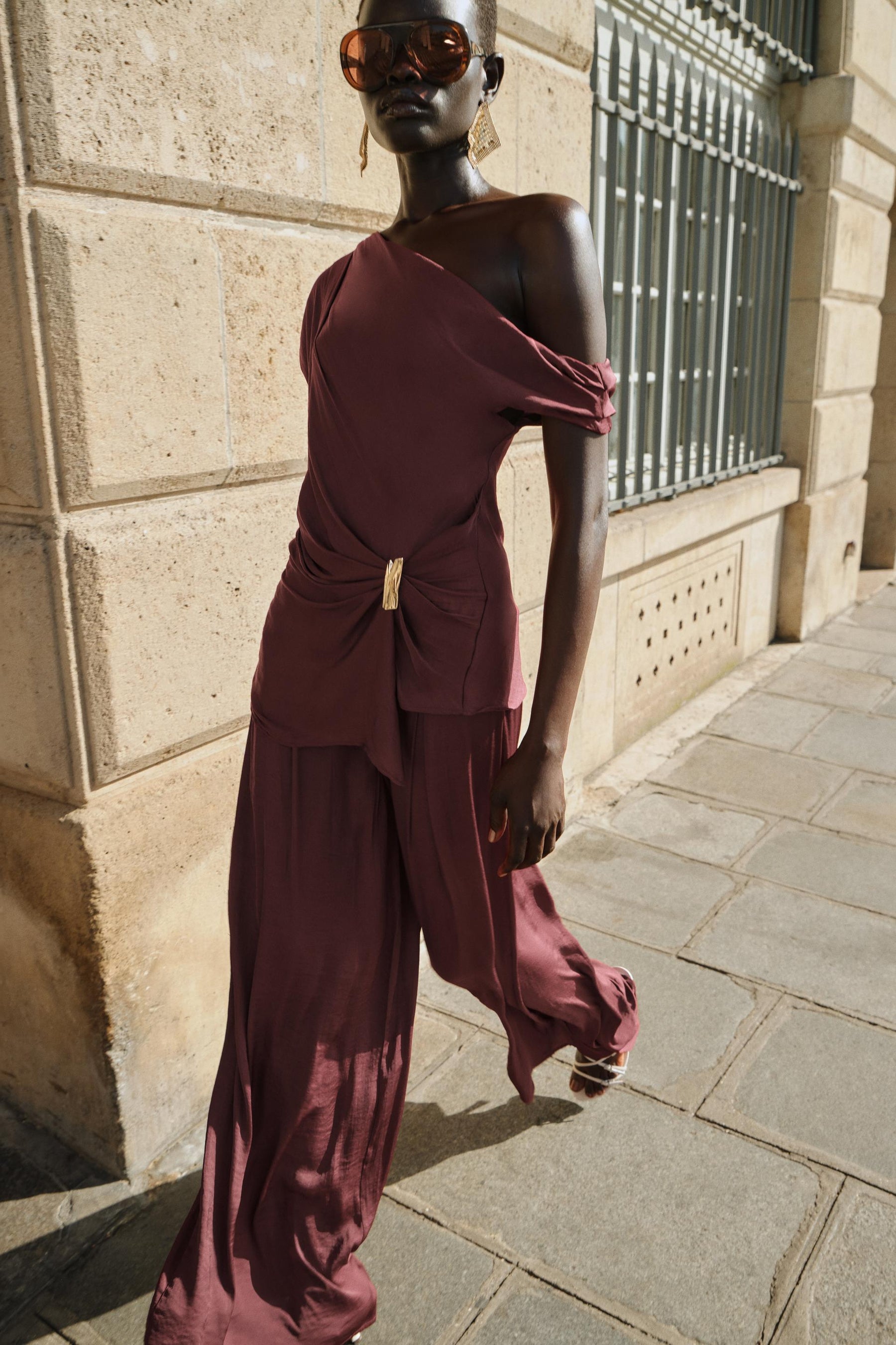 Asymmetric Hardware Top