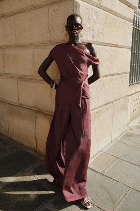 Asymmetric Hardware Top