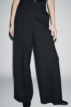 Weit geschnittene Hose mit Wollfutter