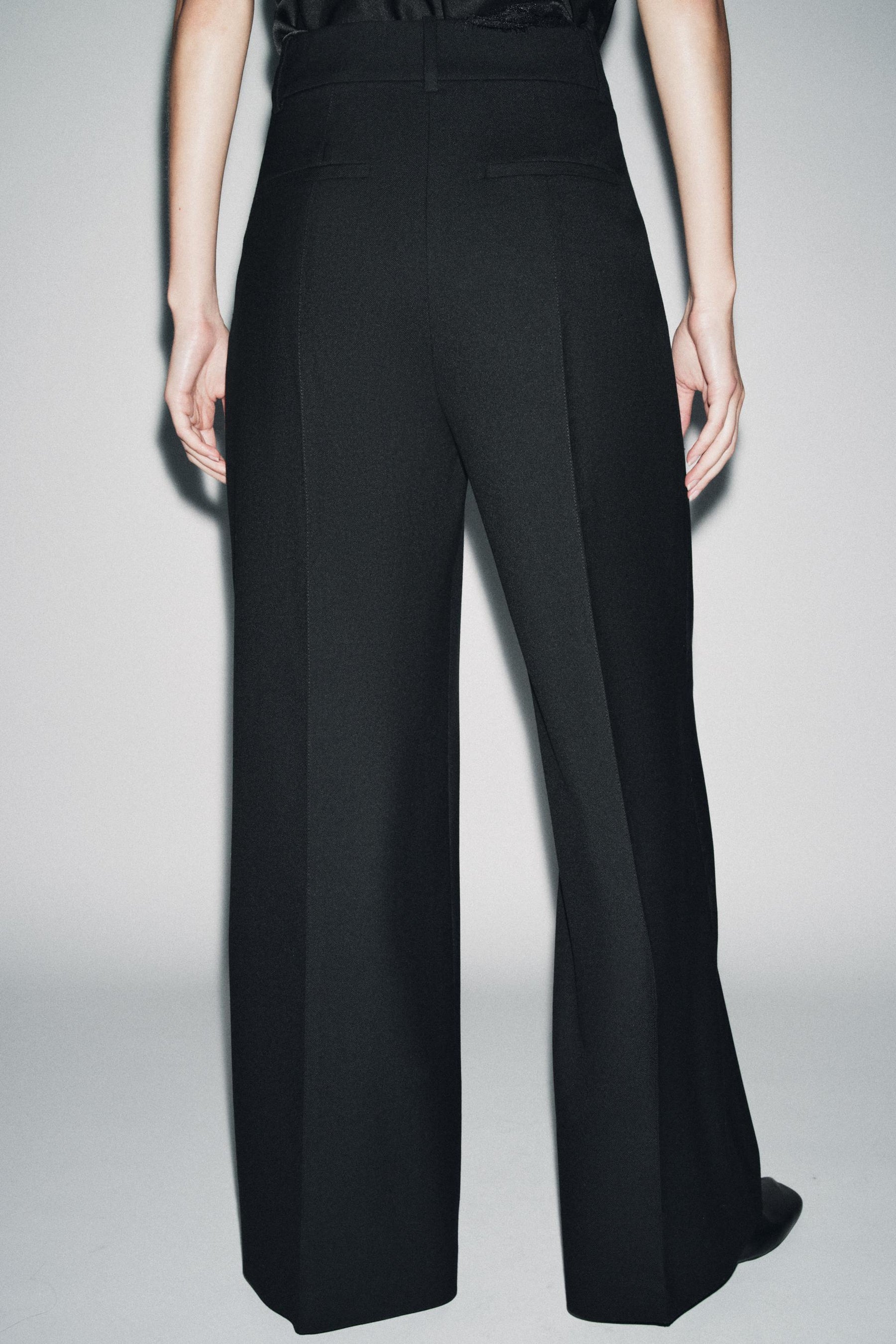 Weit geschnittene Hose mit Wollfutter
