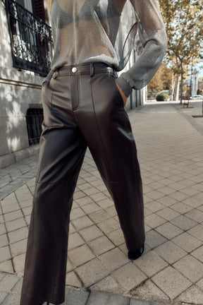 Gerade Lederhose