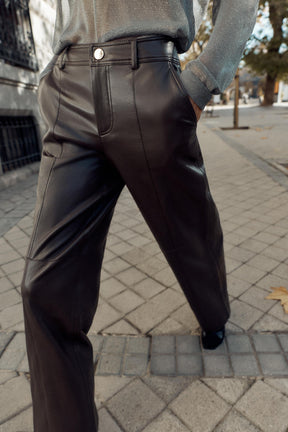 Gerade Lederhose