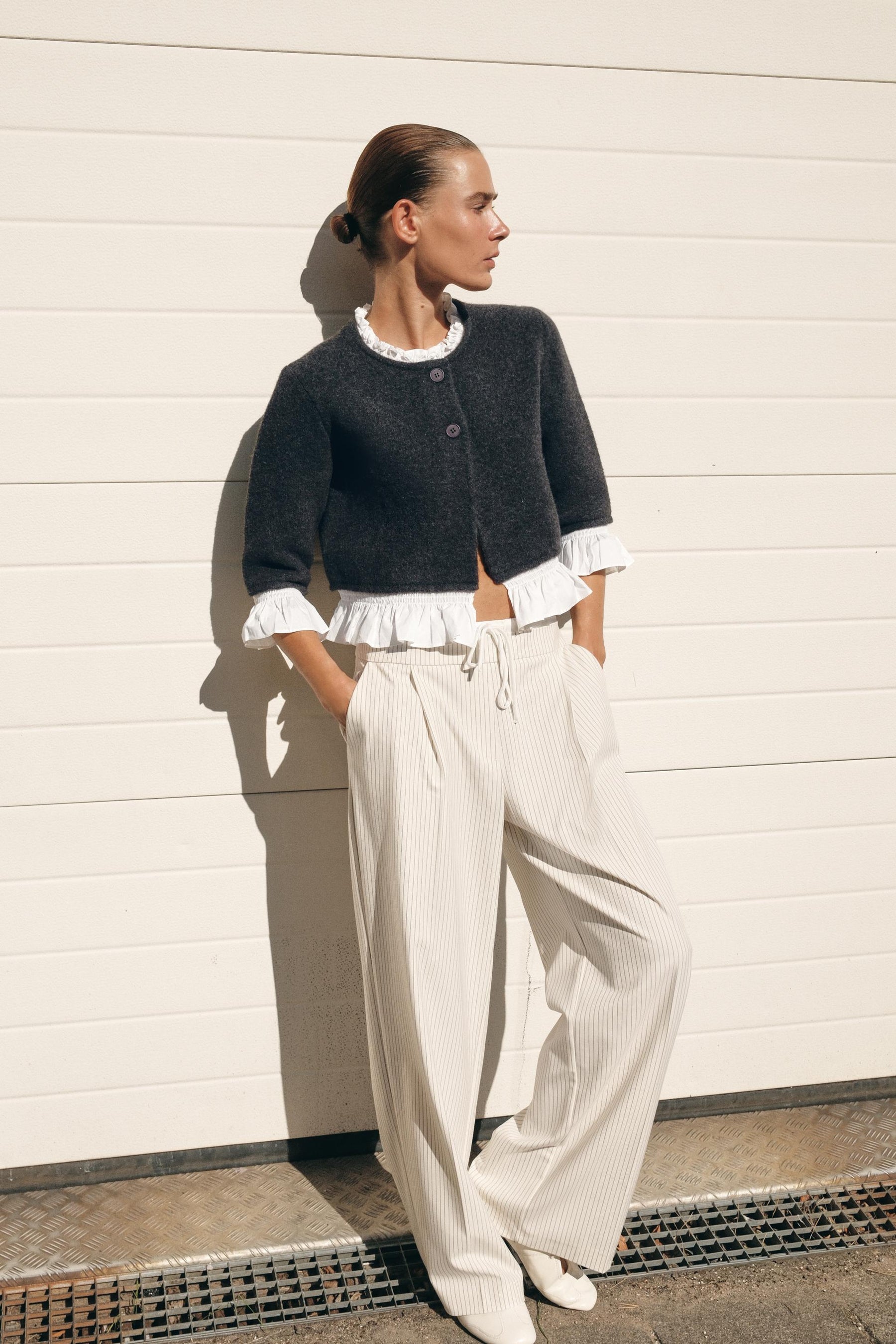 Kontrastfarbene Popeline-Strickjacke