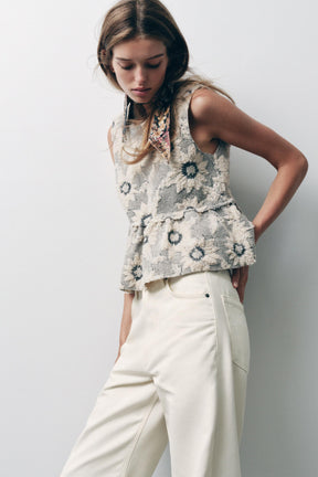 FLORAL TEXTURED PEPLUM TOP