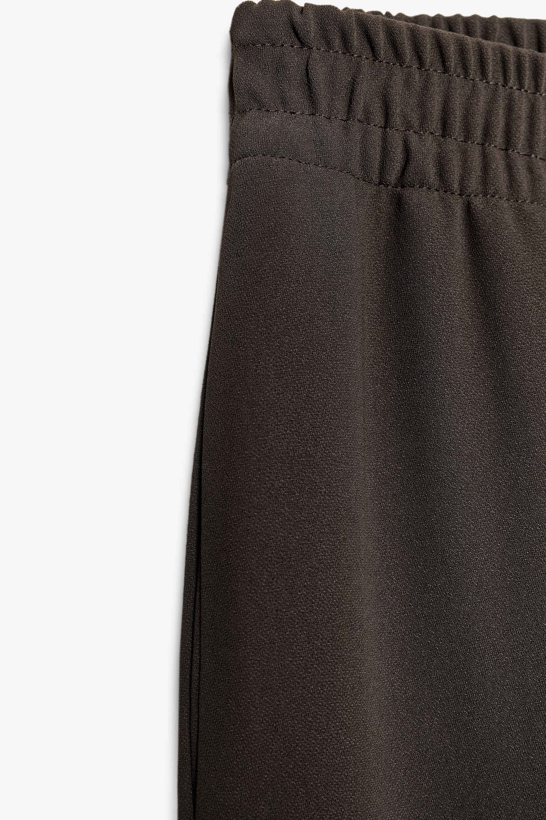 Wide-leg trousers