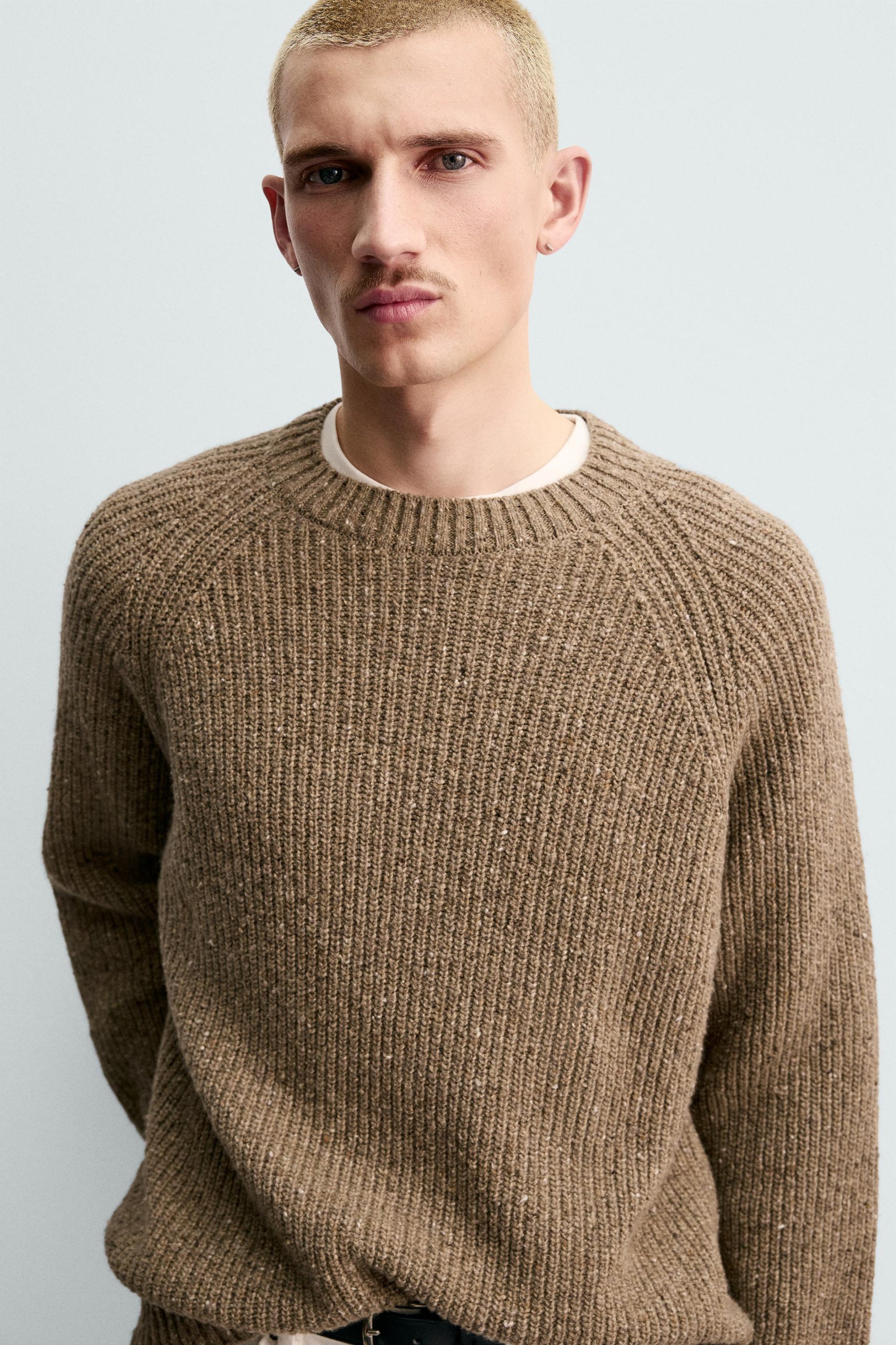 Strickpullover mit Knöpfen