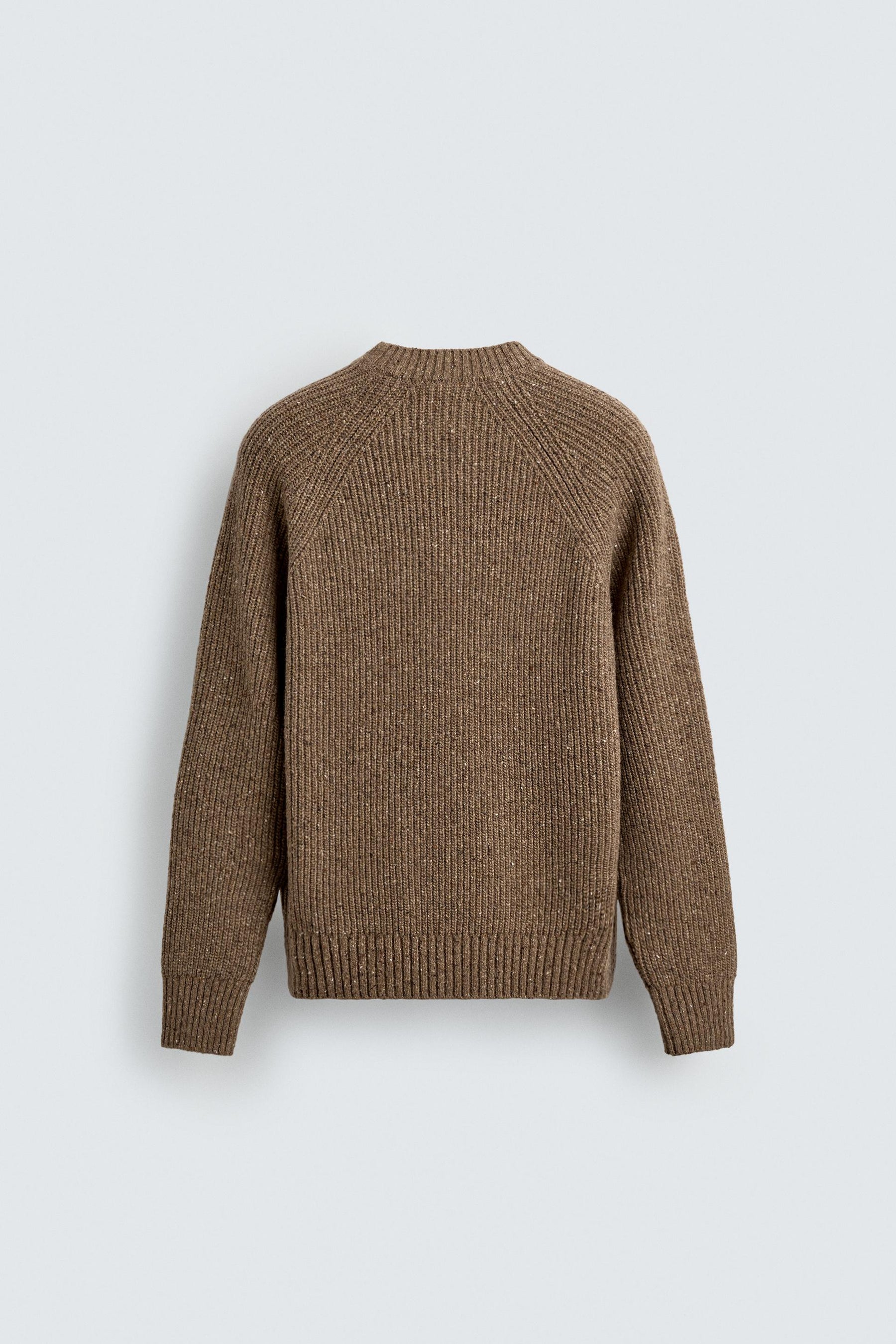 Strickpullover mit Knöpfen