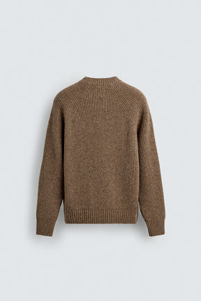 Strickpullover mit Knöpfen