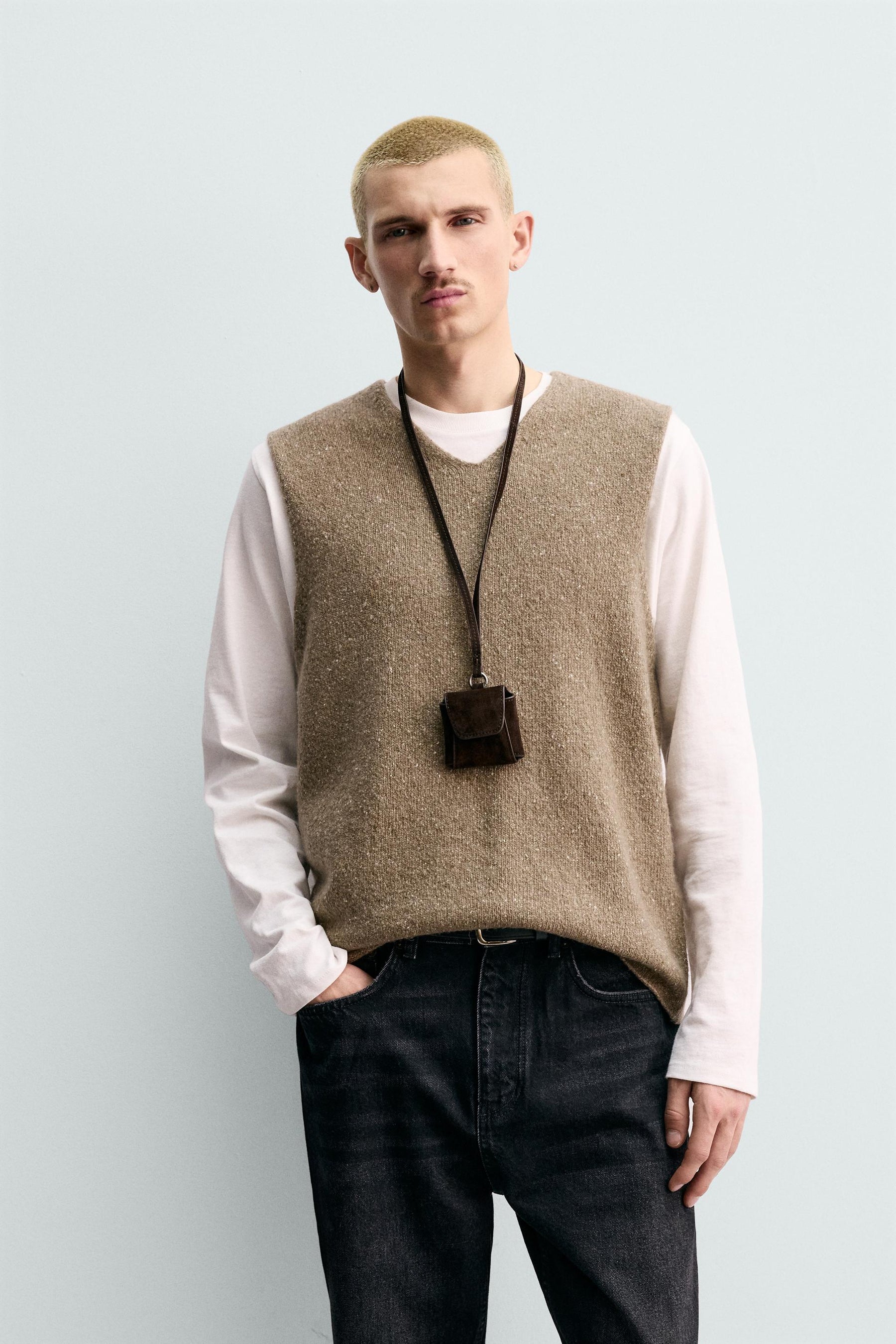 Strickweste mit Knöpfen