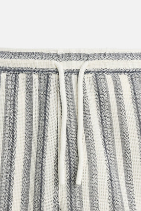 TEXTURED REGULAR FIT BERMUDA SHORTS - Image 8