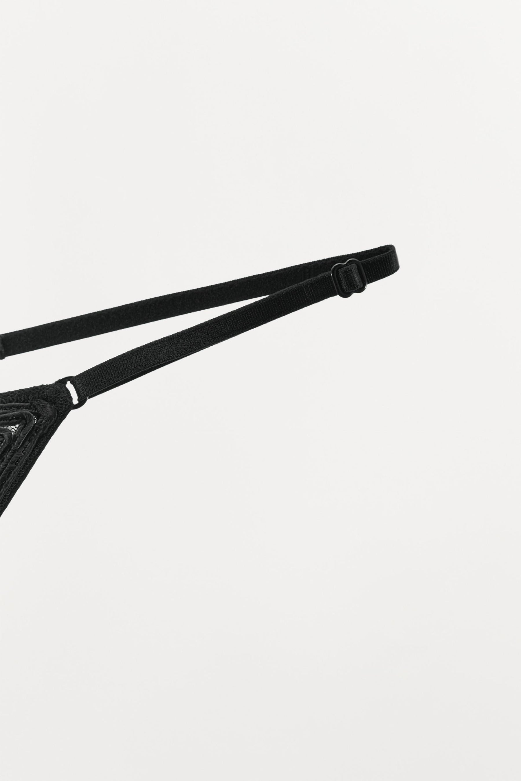 TEXTURED THONG