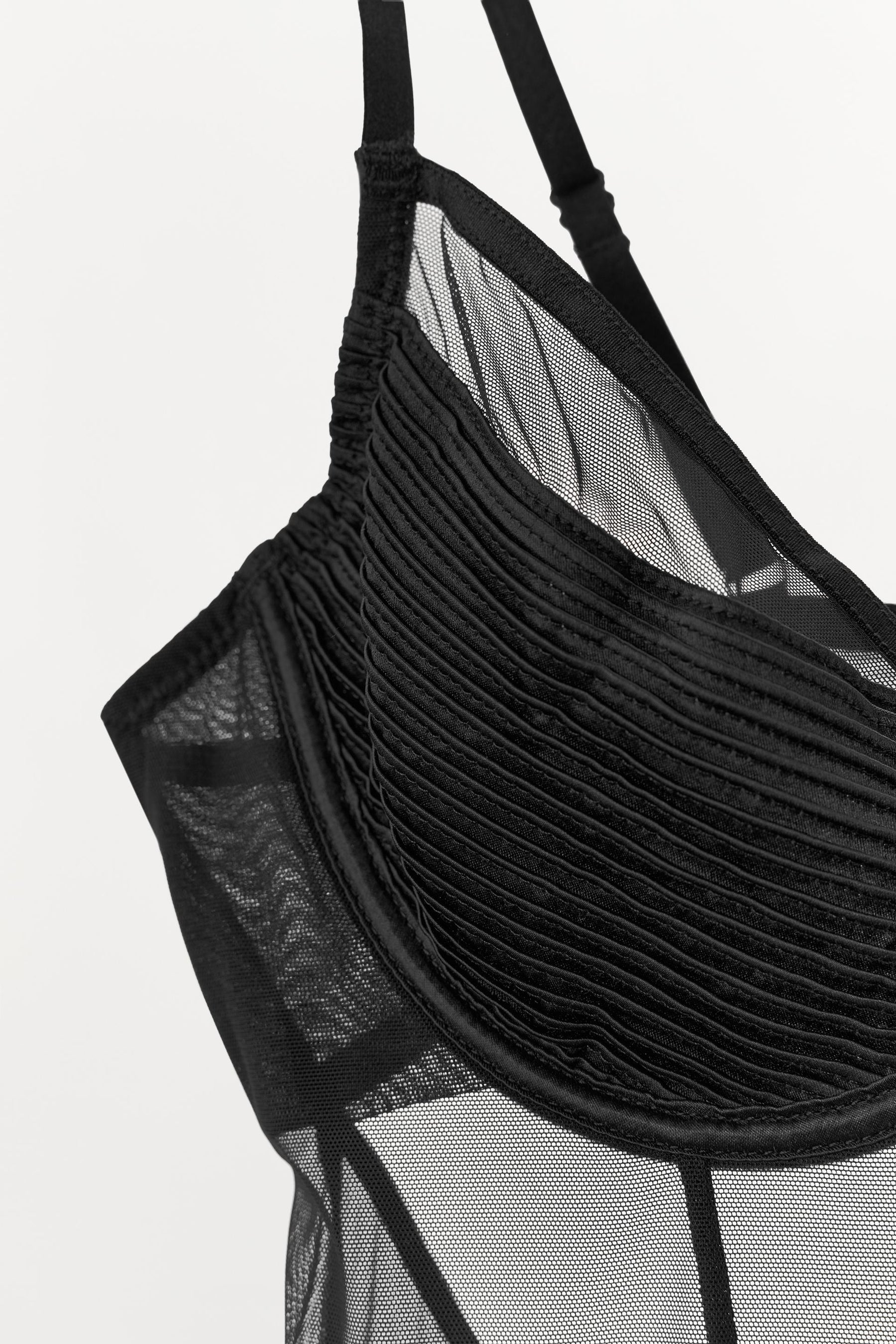 Plissierter, halbtransparenter Body