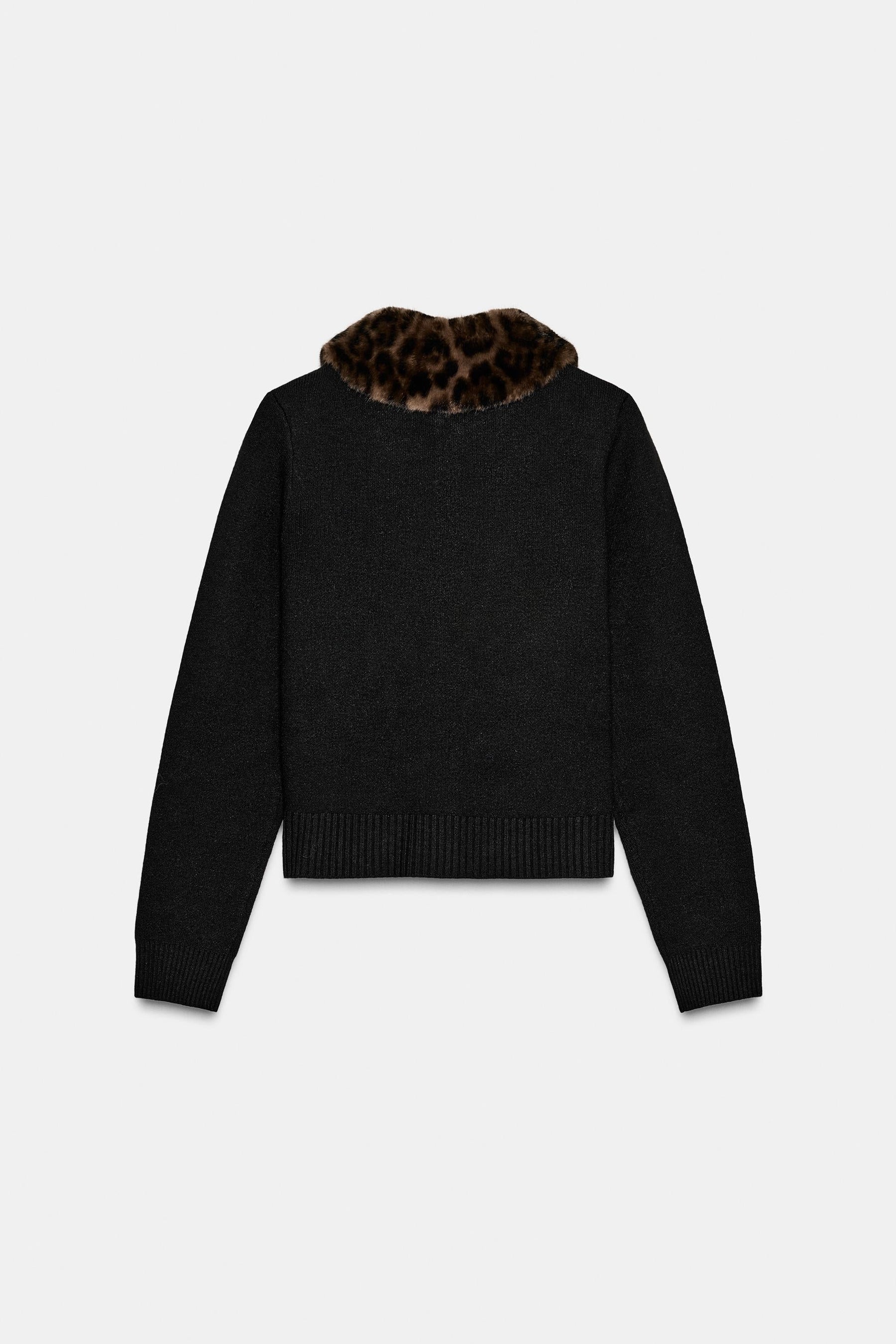 Strickjacke mit Kragen aus Kunstpelz