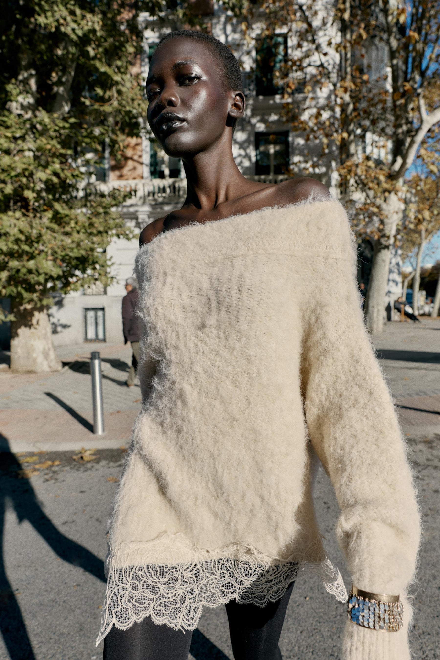 Strickpullover mit Spitze