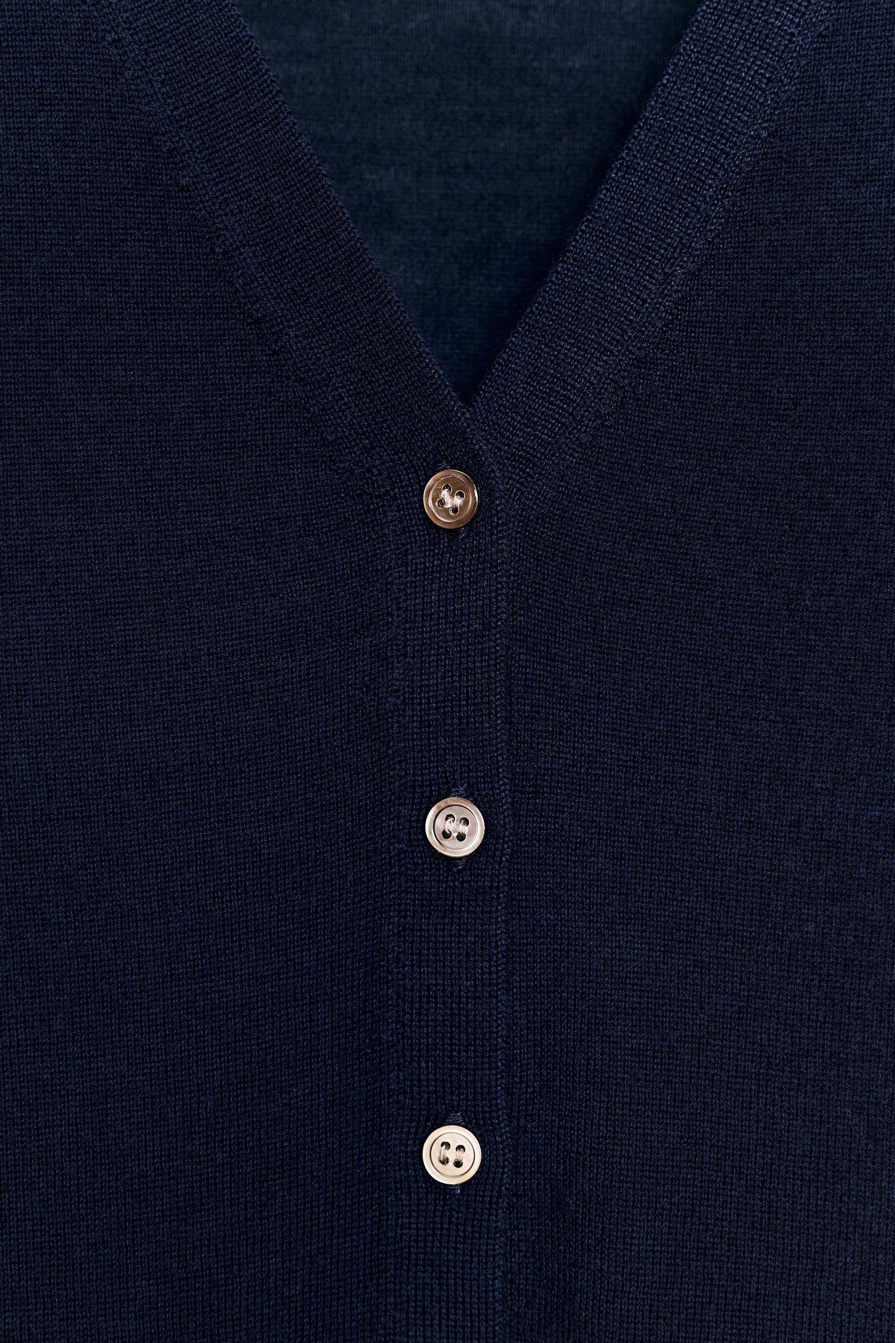 100% EXTRA FINE WOOL SHORT SLEEVE CARDIGAN - Image 8