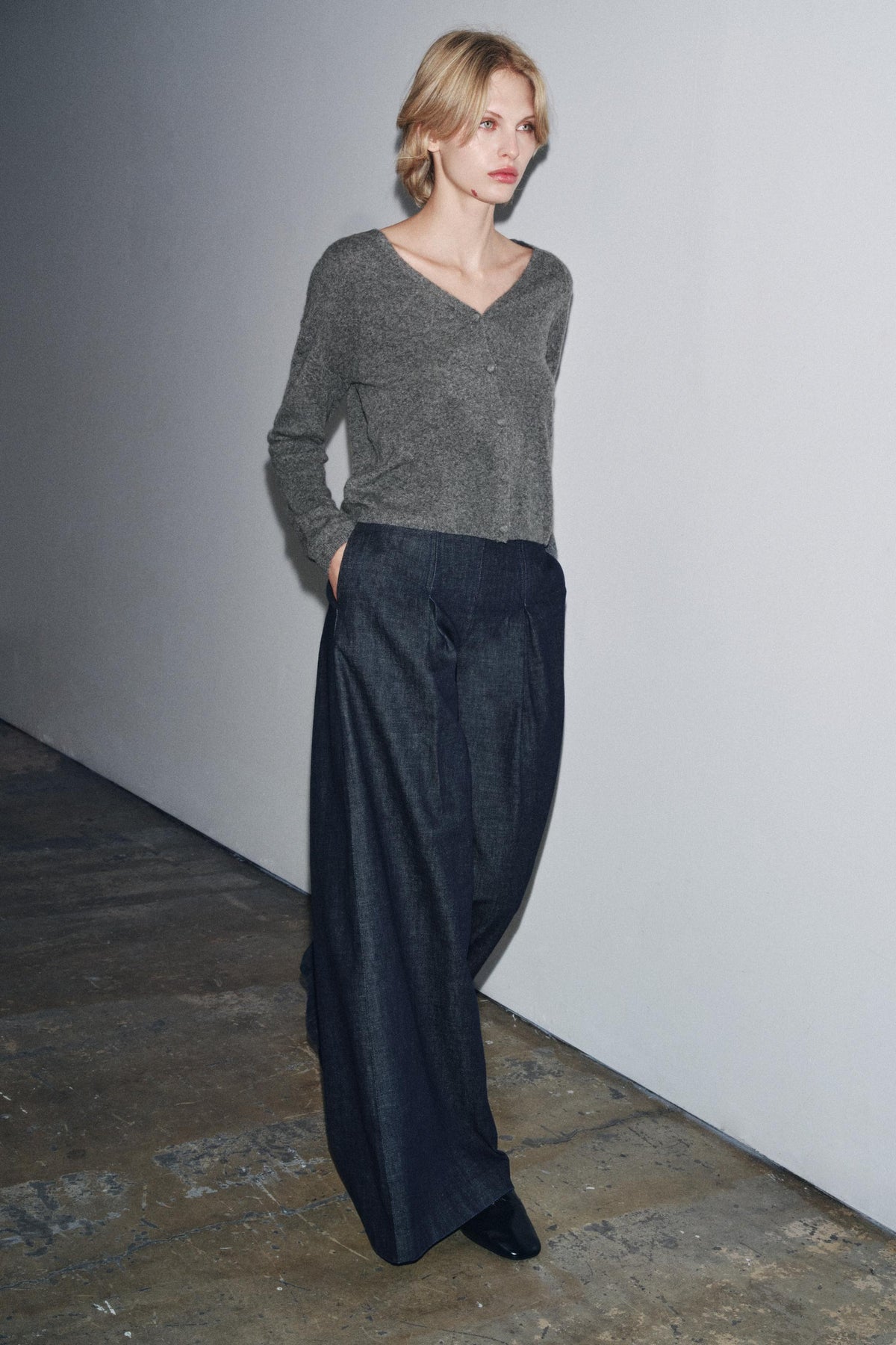 Cardigan aus Wolle und Kaschmir mit V-Ausschnitt