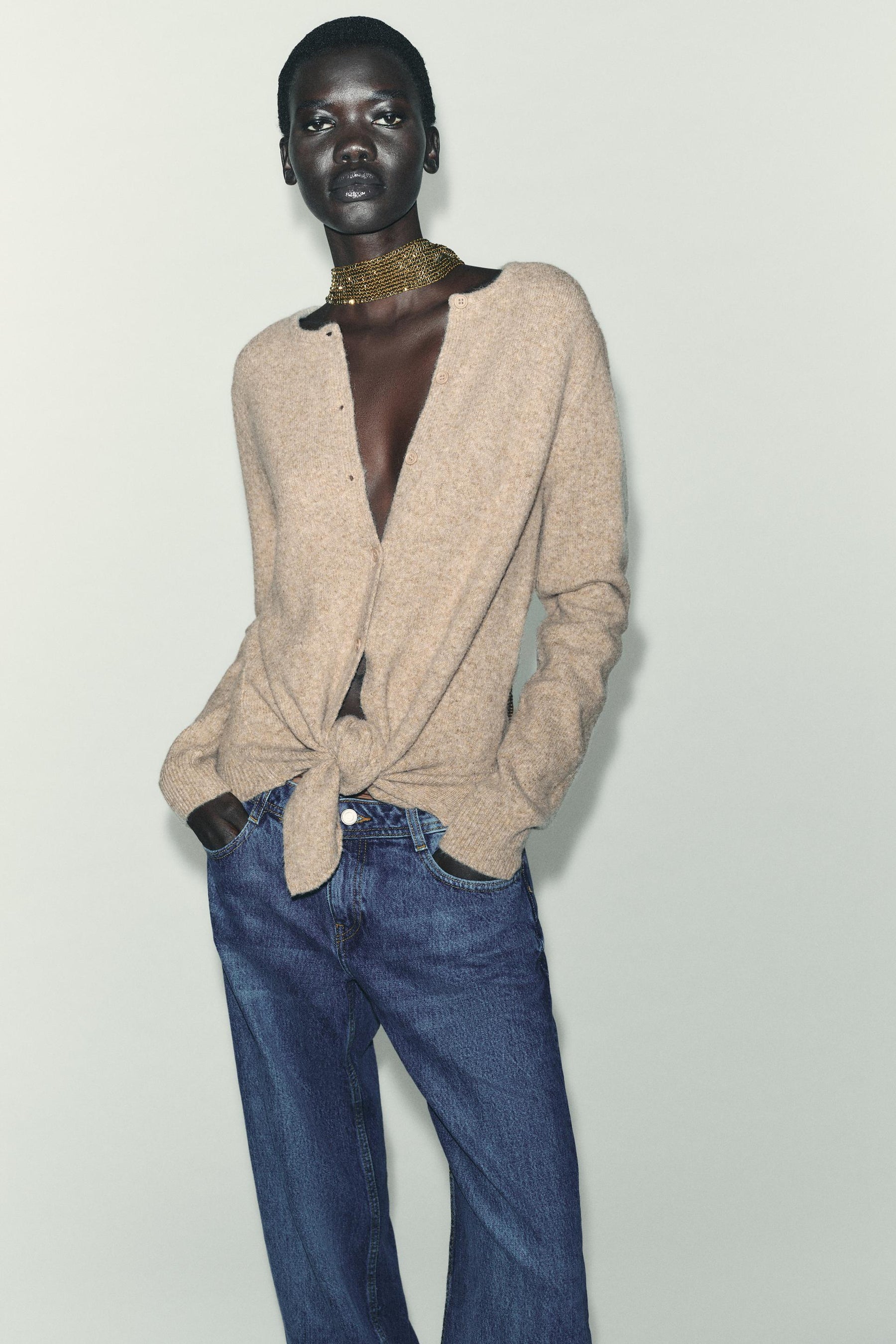 Knoten-Strickjacke
