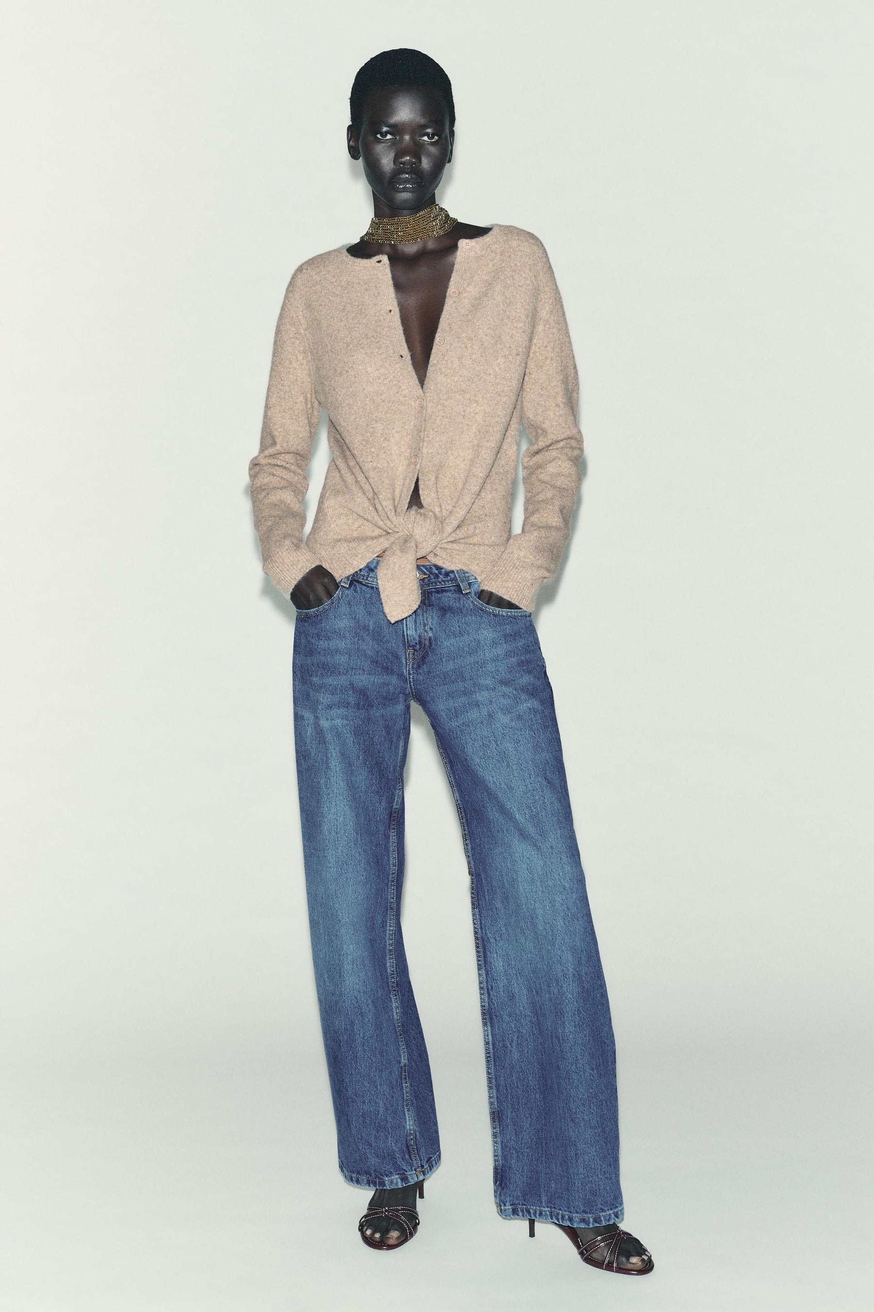 Knoten-Strickjacke