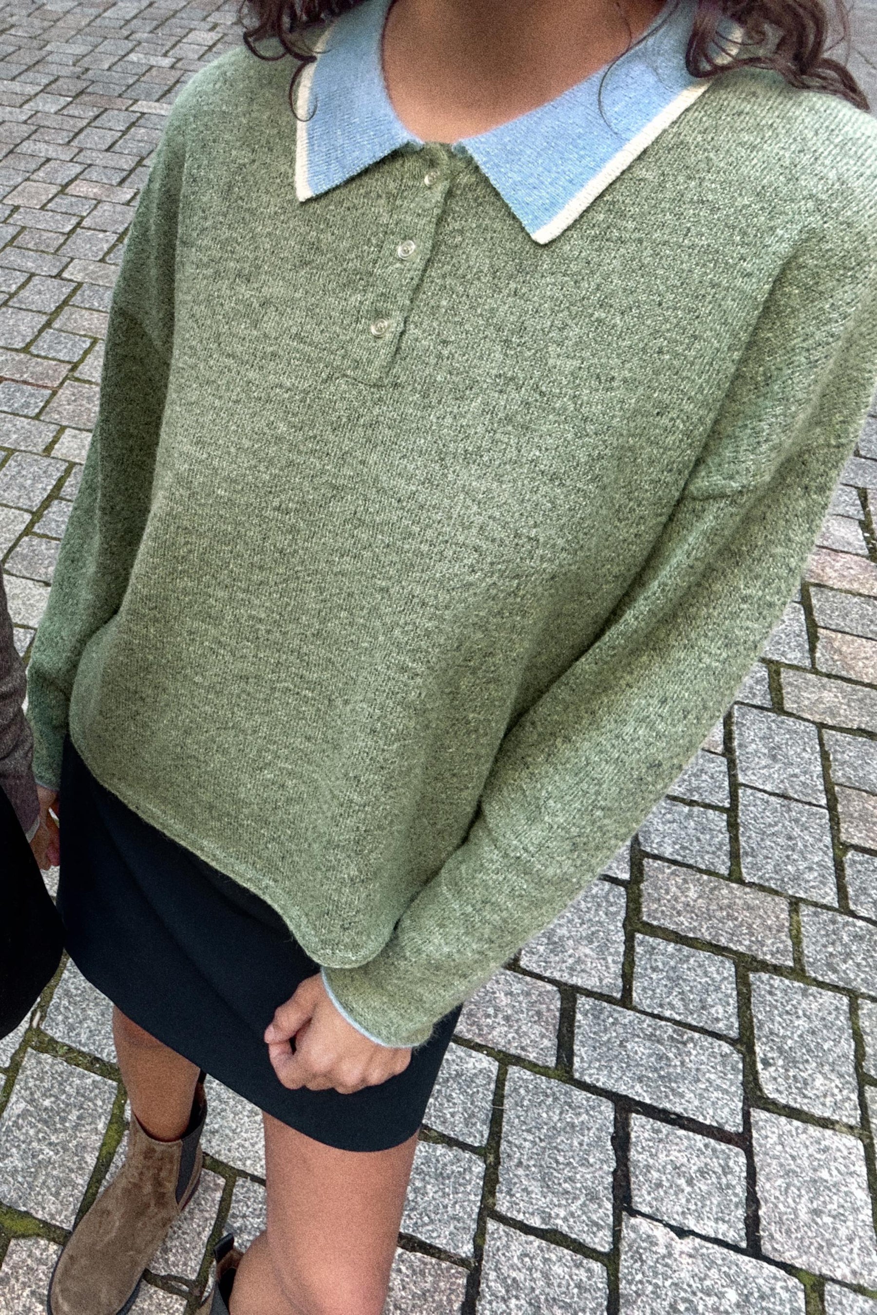 CONTRAST KNIT SHIRT