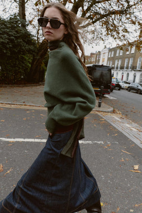Asymmetrischer Strickpullover
