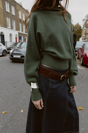 Asymmetrischer Strickpullover