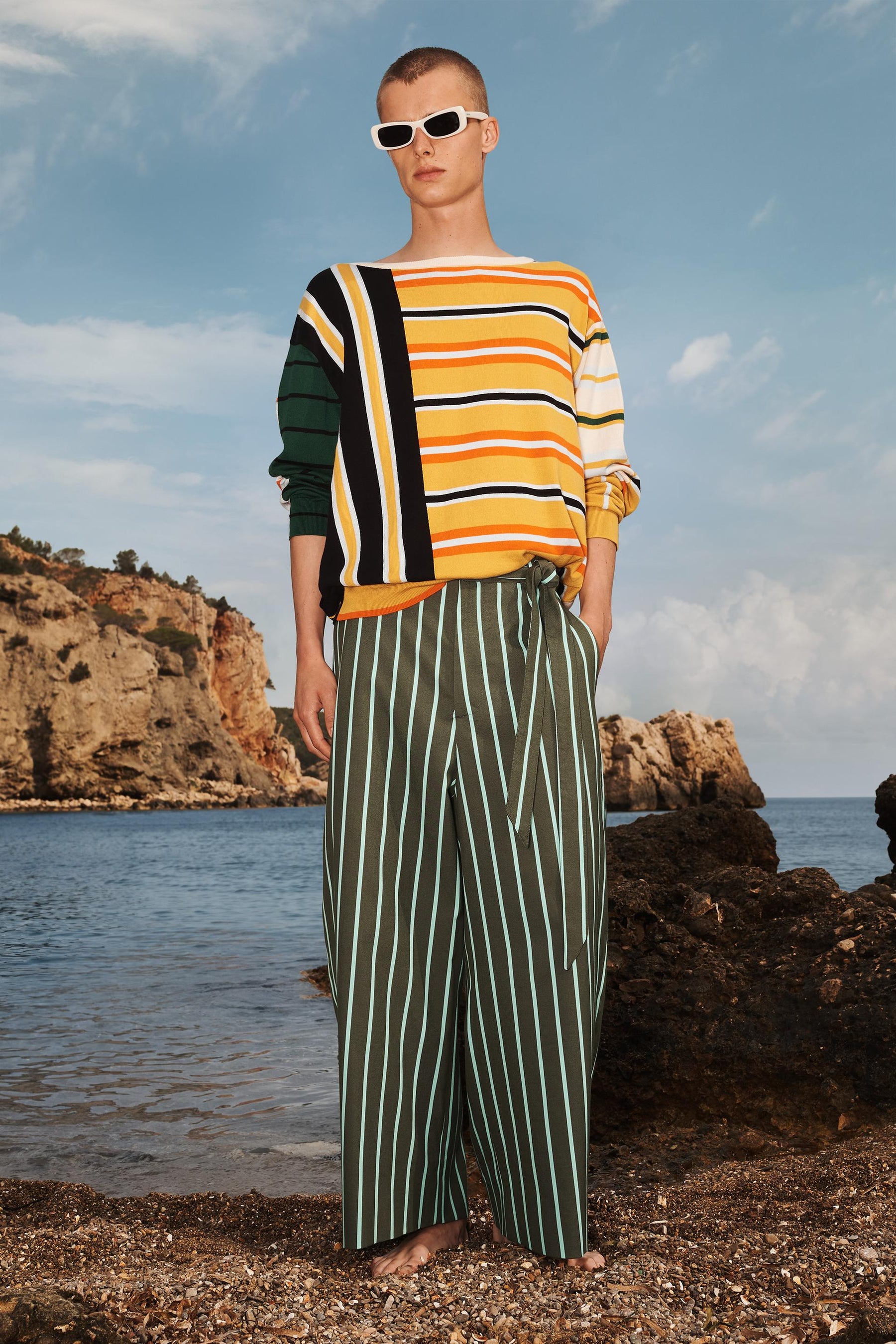 LIMITED EDITION CONTRAST STRIPED SWEATER - Image 1