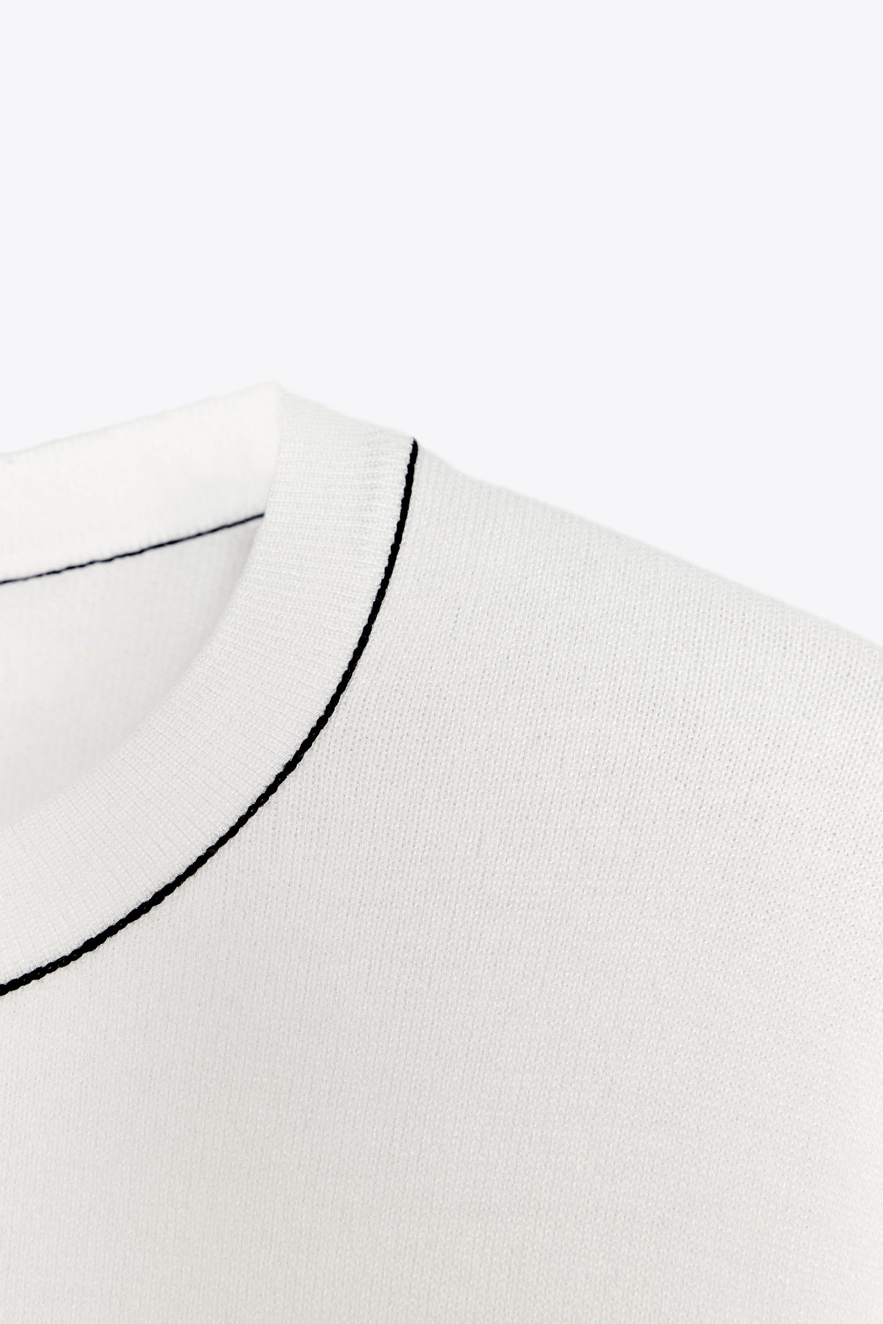 SHORT SLEEVE KNIT TOP WITH PIPING - Image 9